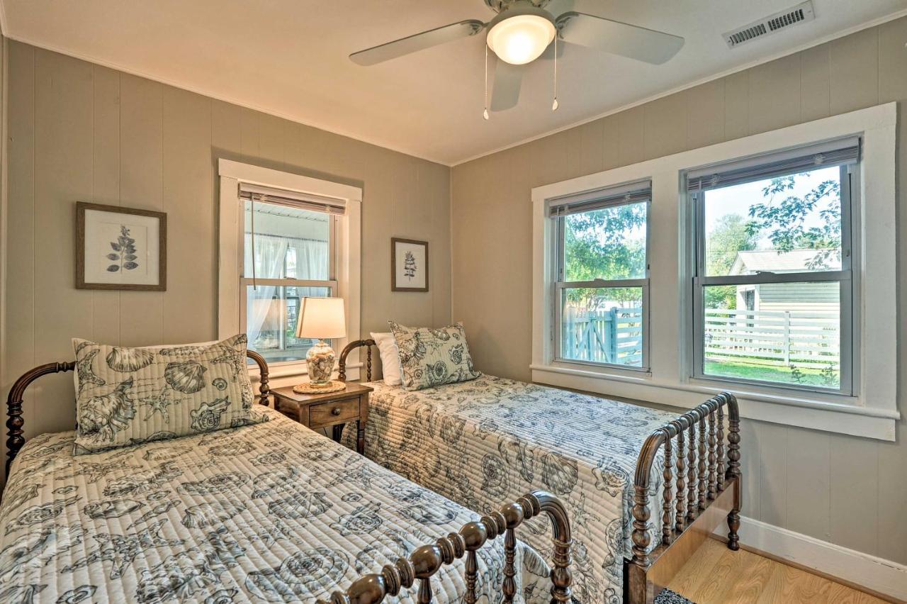 The Blue Crab Cottage - 3 Blocks From The Beach! Colonial Beach Exterior photo