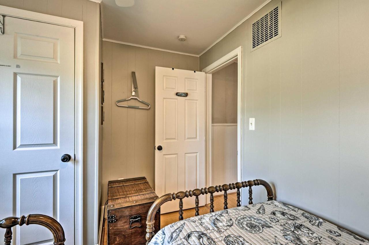 The Blue Crab Cottage - 3 Blocks From The Beach! Colonial Beach Exterior photo
