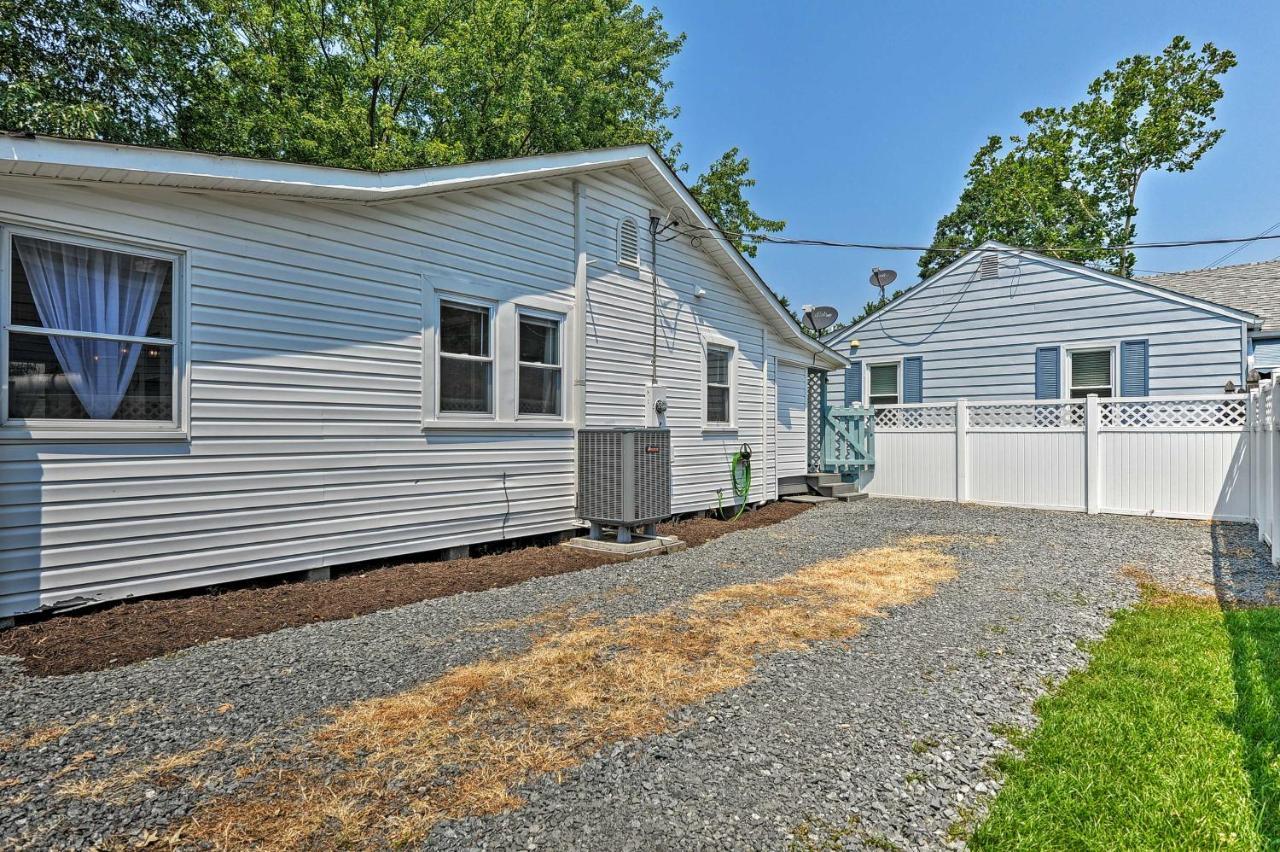 The Blue Crab Cottage - 3 Blocks From The Beach! Colonial Beach Exterior photo